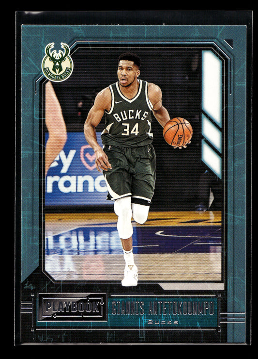 2020-21 Panini Chronicles #185 Giannis Antetokounmpo/Playbook {Milwaukee Bucks)