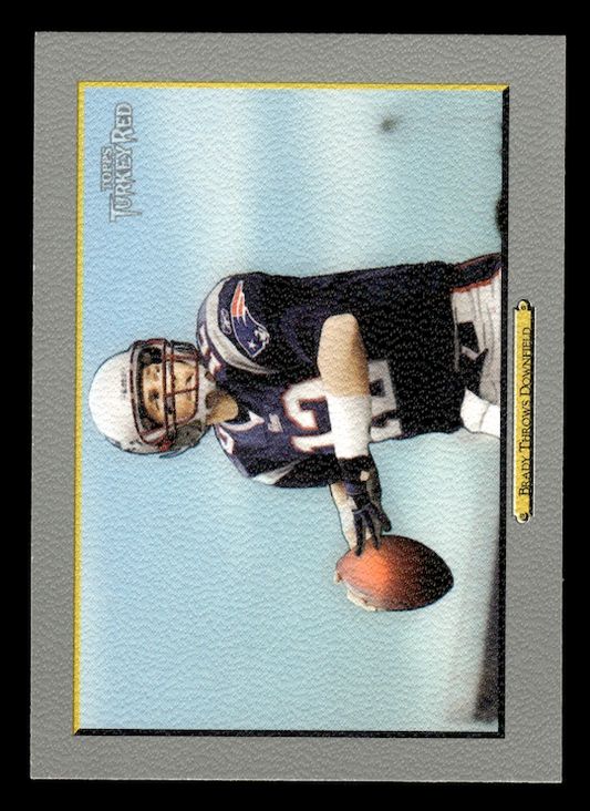 2006 Topps Turkey Red #131 Tom Brady Throws Downfield (checklist back) Patriots